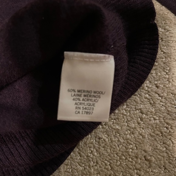Banana republic purple sweater size medium - Picture 5 of 5